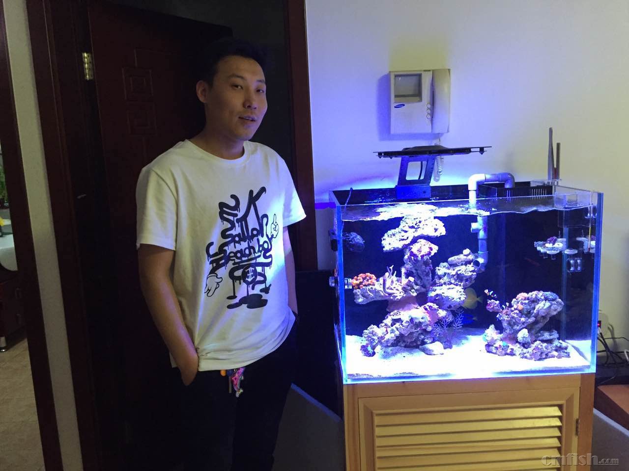 �������