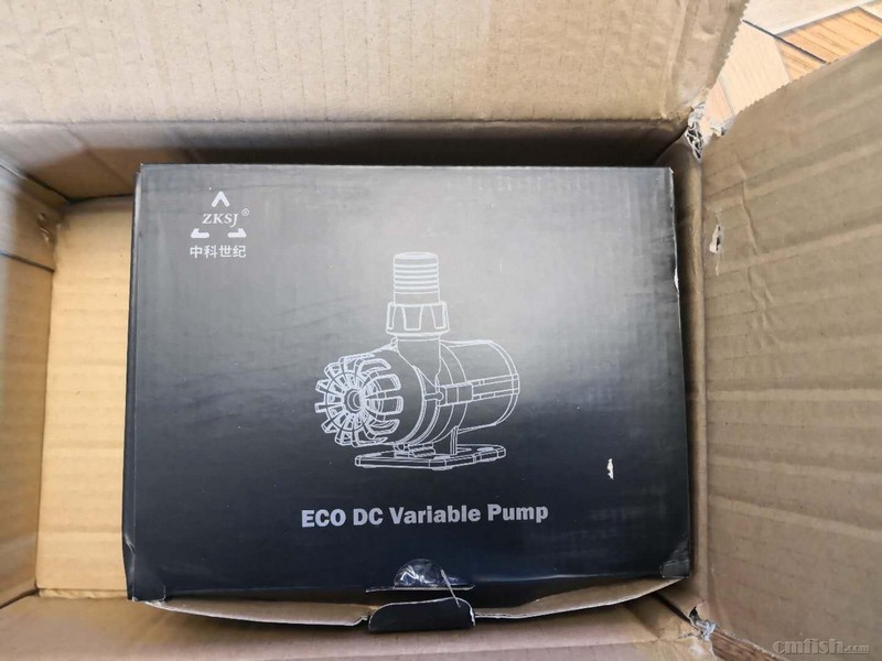 ����󿴵�ˮ�ú����Ǻڰ�ɫ�ģ��о��ܿᡣ