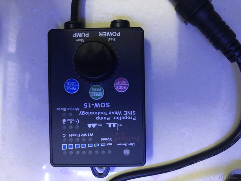 ����������һ�����Թҵ�С�ף�����̶��������Ƶ��Ǳ���3M˫�潺��ʵ�ã���ֻ�Ǹ��˸о���