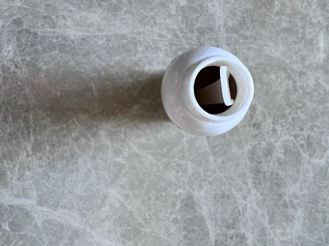 �����